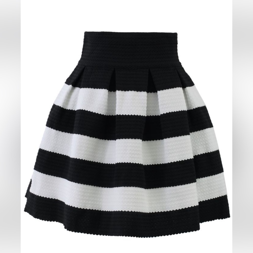 Sis Sis Black and White Scalloped Skirt